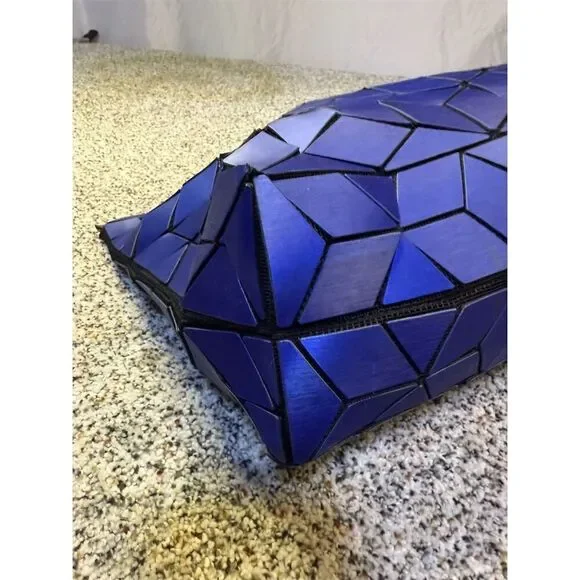 Emilio Pepe Women's Blue Geometric Lattice Tote Bag - Picture 9 of 12